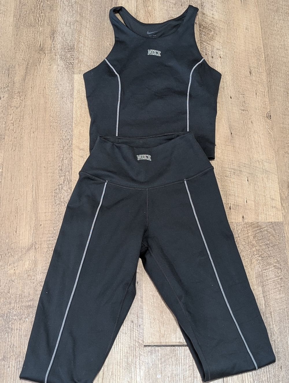 Nike One Dri-fit 7/8 Length Legging And Sports Bra Athletic Set. Green. Size XS